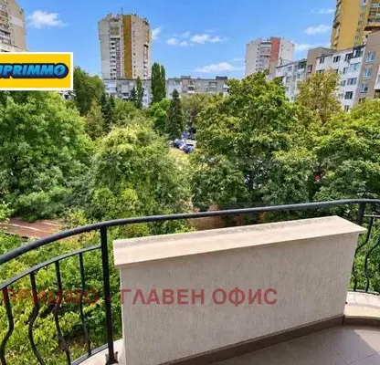 Снимка 2 — Просторен 2-стаен апартамент в Младост 1 с асансьор
