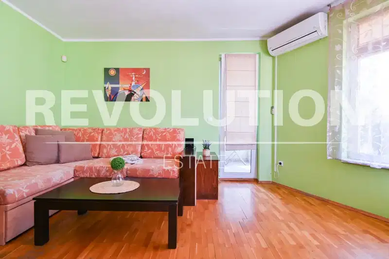 Three-room apartment in Mladost 1 with parking space and elevator