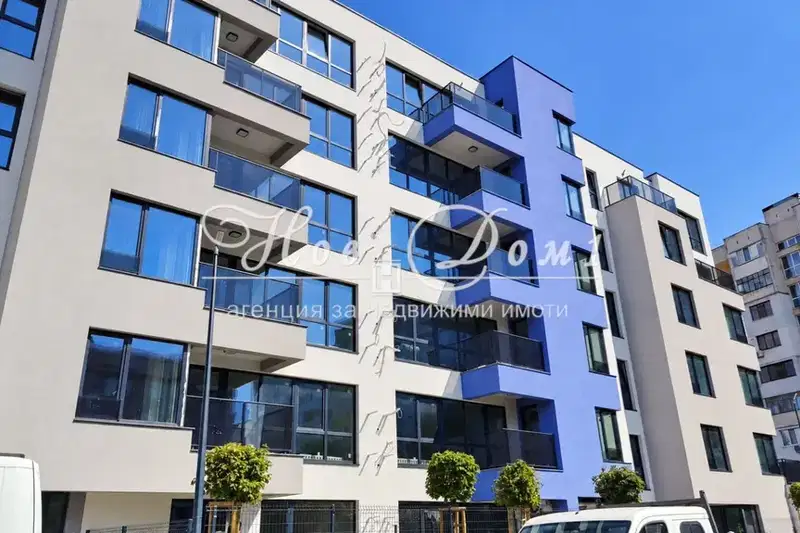 Spacious 3-room apartment in Obelya 2 with terrace