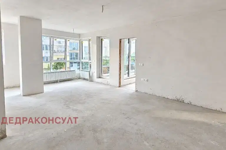 Четиристаен апартамент в Обеля 2 с паркоместа и асансьор