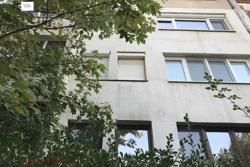Тристаен апартамент с гараж до парк Гео Милев в София