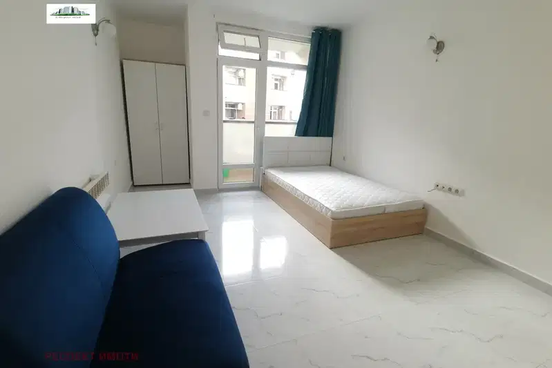 One-room apartment in Studentski Grad with terrace