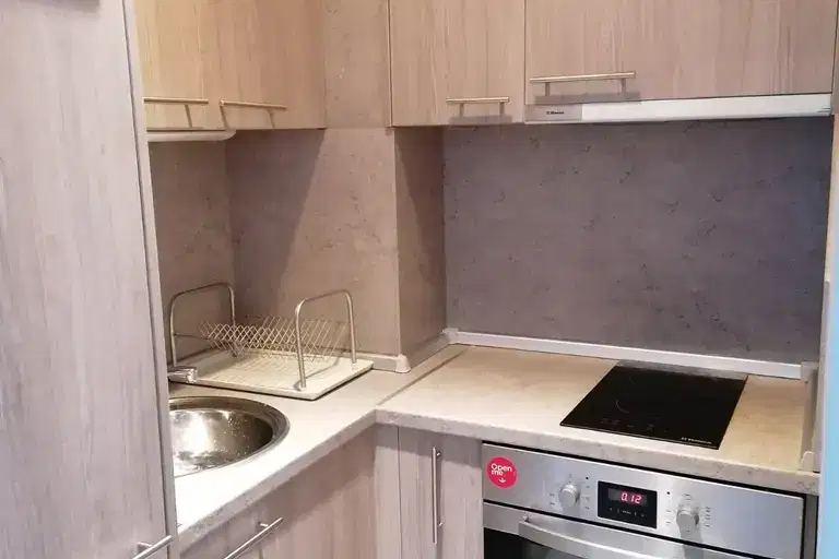 One-room apartment in Studentski Grad with luxury amenities