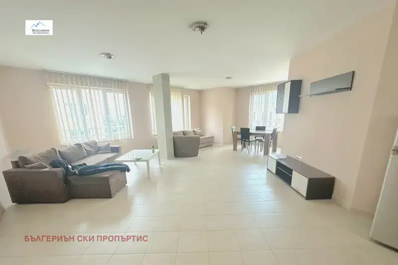 Просторен 3-стаен апартамент в Студентски град с тераса