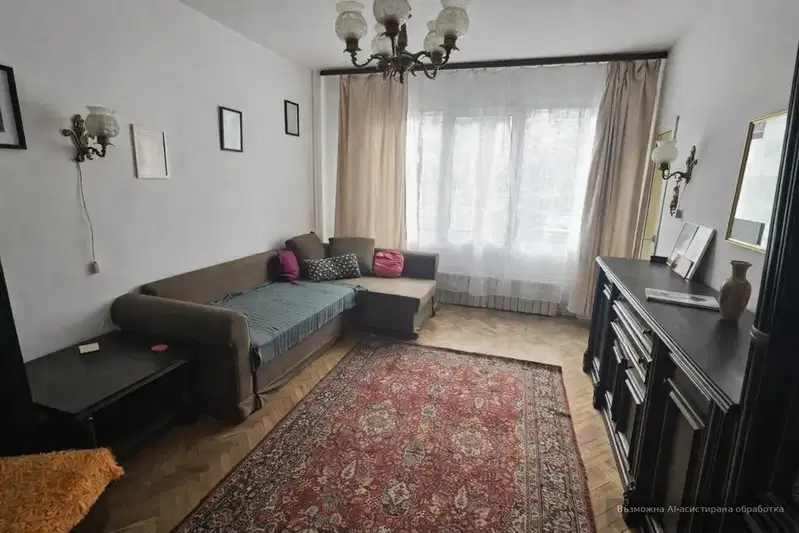 Тристаен апартамент в София, Толстой с асансьор