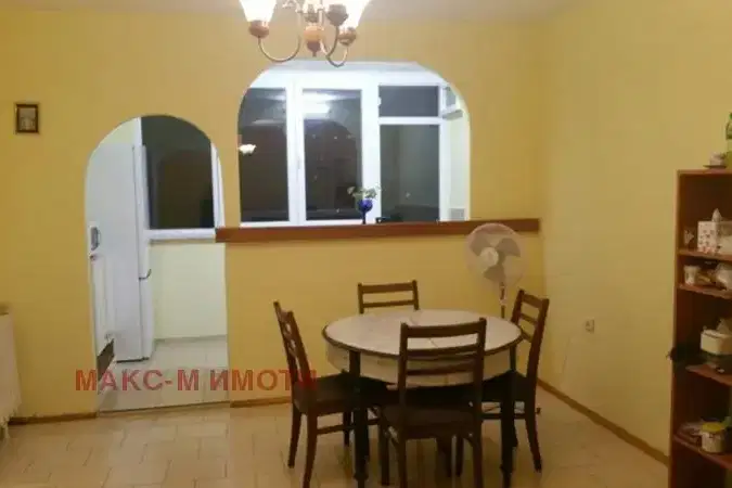 3-стаен апартамент в Зона Б-5, София с балкон