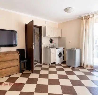 Снимка 3 — Двустаен апартамент с три изложение в Созопол, Hacienda Beach