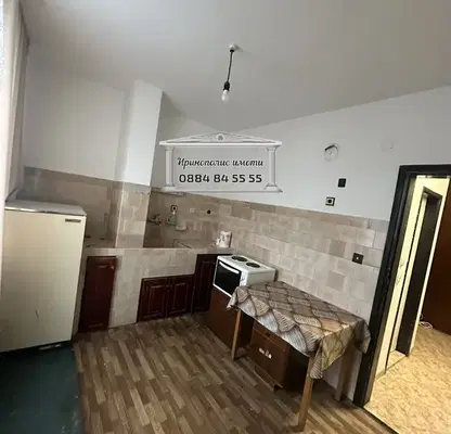 Photo 3 — Three-room apartment in Tri Chuchura - center, with terrace