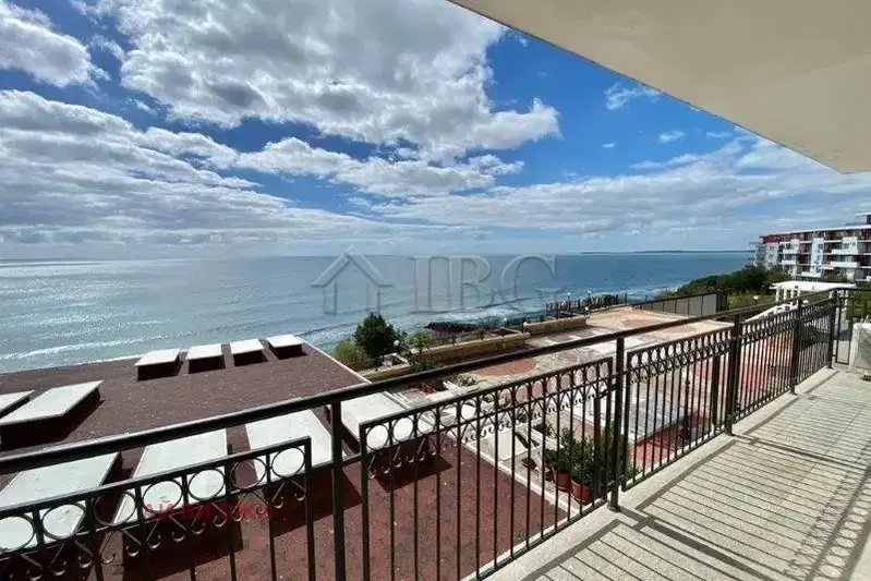 Two-room apartment with sea view in Sveti Vlas, Tiva Del Mar