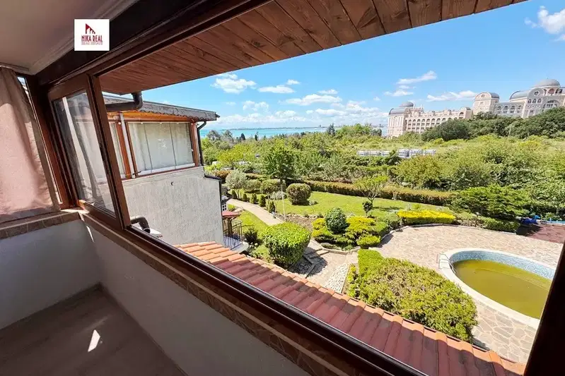Three-room apartment with sea view in Sveti Vlas