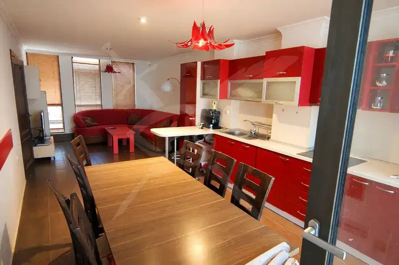 Spacious 4-room apartment with panoramic terrace in Sveti Vlas