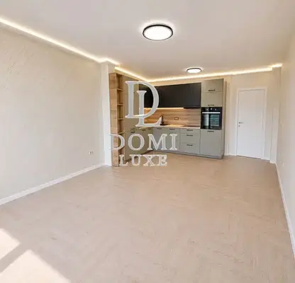 Снимка 2 — Тристаен апартамент с две тераси в Трошево, Варна