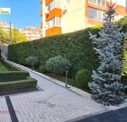 Снимка 5 — Двустаен апартамент с двор в Бриз, Варна, в затворен комплекс