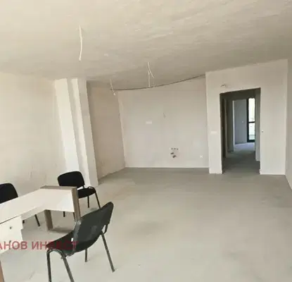 Photo 2 — Three-room apartment with yard and terrace in Briz, Varna