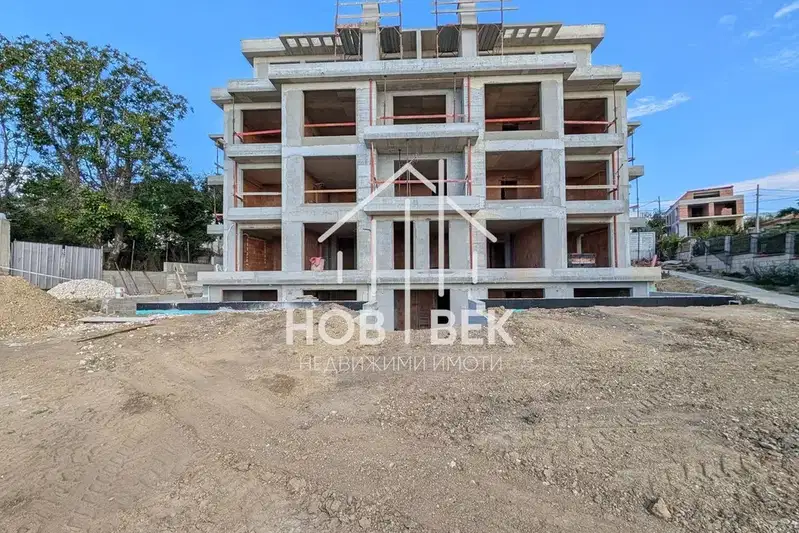 Spacious 4-room apartment in Briz, Varna with three terraces