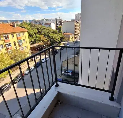 Снимка 4 — Тристаен апартамент с тераса в центъра на Варна