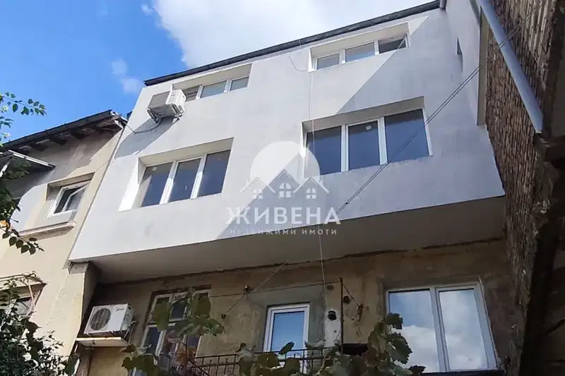 Four-room apartment in the center of Varna with terrace