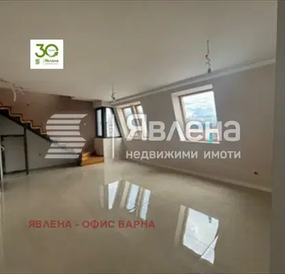 Снимка 3 — Многостаен апартамент във Варна, Център
