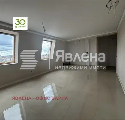 Снимка 4 — Многостаен апартамент във Варна, Център