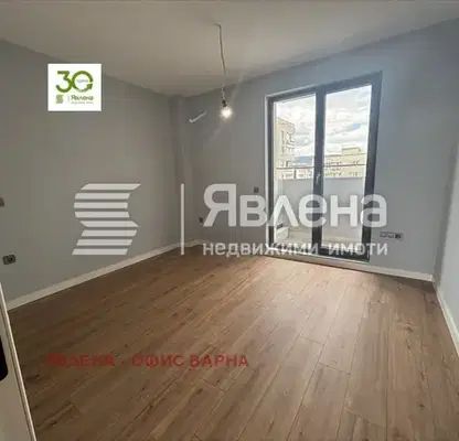 Снимка 5 — Многостаен апартамент във Варна, Център