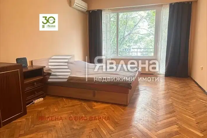 Четиристаен апартамент с две тераси в Чайка, Варна