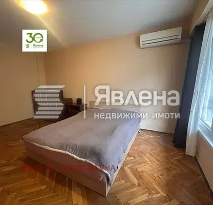 Снимка 2 — Четиристаен апартамент с две тераси в Чайка, Варна