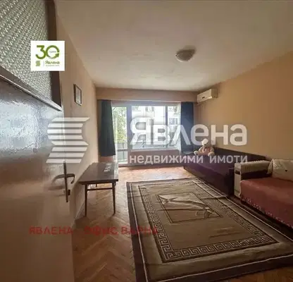 Снимка 5 — Четиристаен апартамент с две тераси в Чайка, Варна