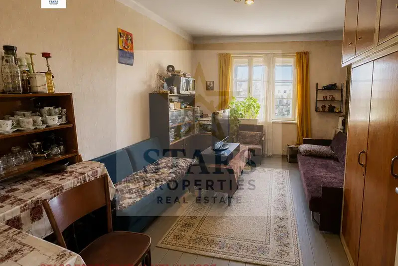 Spacious 3-room apartment with yard in the centre of Varna