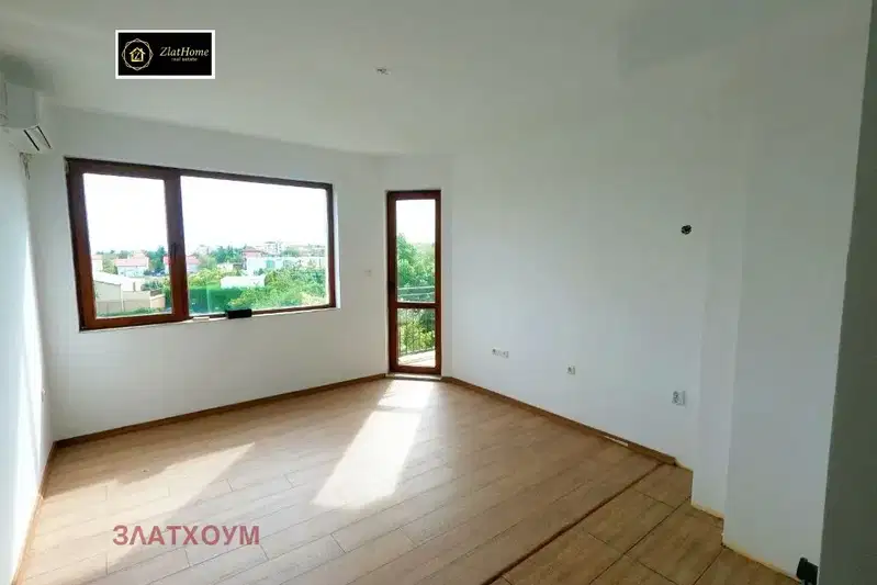 Studio apartment with sea view in Galata, Varna