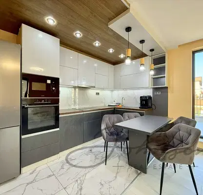 Photo 2 — Three-room apartment in Kaisieva gradina with terrace and parking