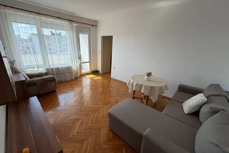 Three-room apartment in Kaisieva Gradina with southwest aspect