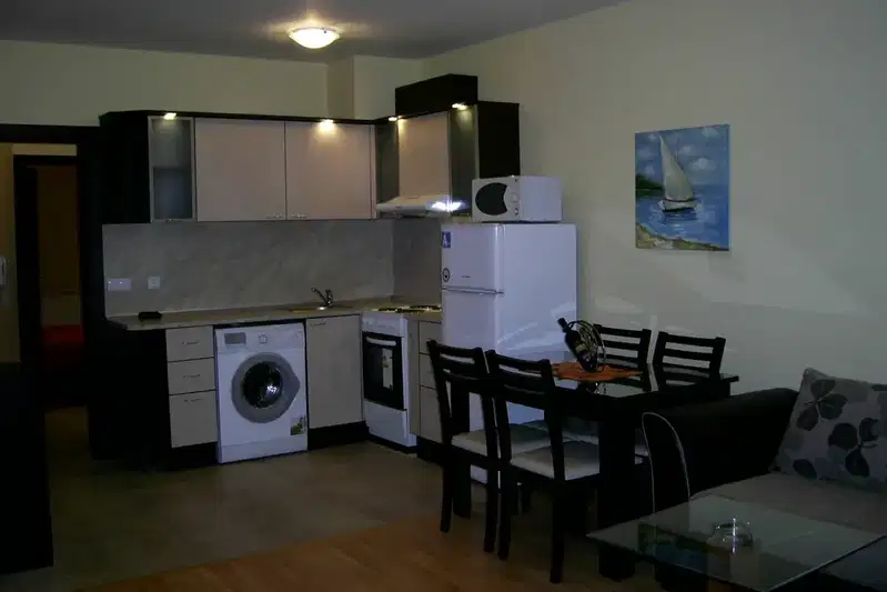 Two-room apartment with two terraces in Kolhozen pazar, Varna