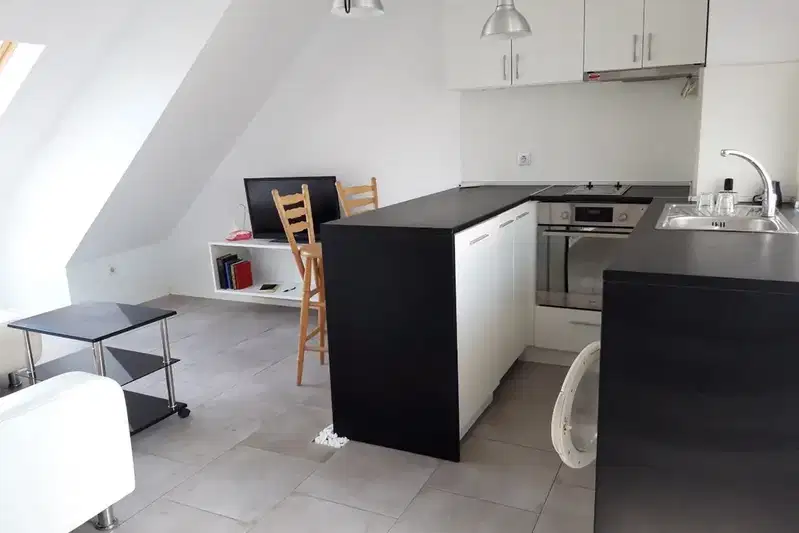 Two-room apartment on the 5th floor in Kolhozen pazar, Varna