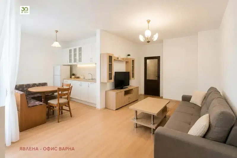 Two-room apartment in Kolhozen pazar, Varna with spacious living room