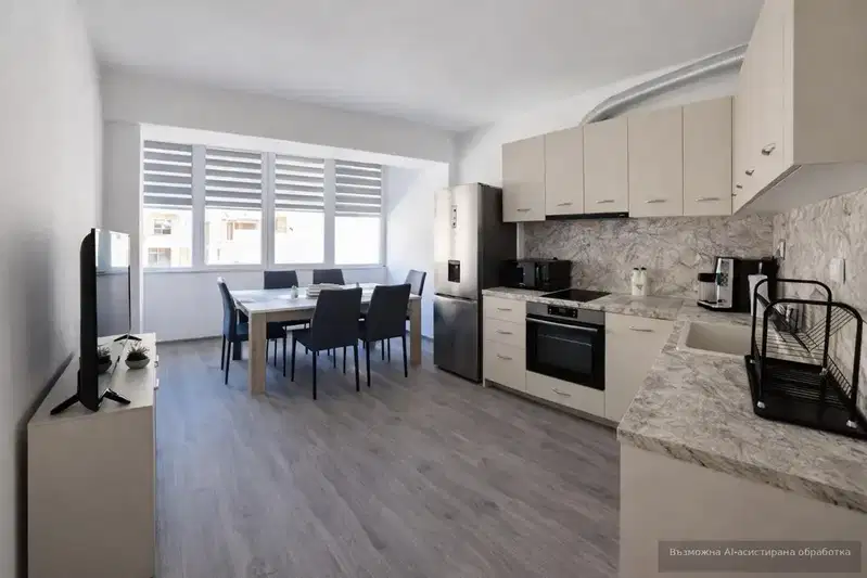 Three-room apartment in Kolhozen pazar, Varna with elevator