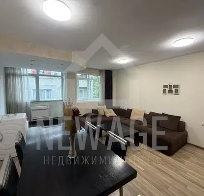 Photo 2 — Spacious 4-room apartment in Kolhozen pazar, Varna with terrace