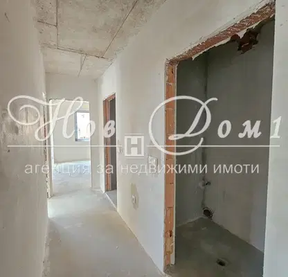 Снимка 3 — Двустаен апартамент с тераса в Левски 1, Варна