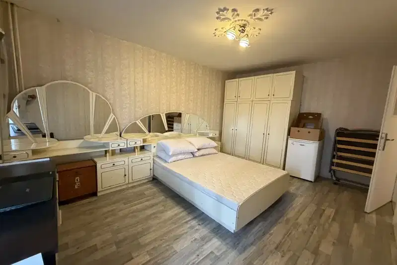 Three-room apartment in Levski, Varna on a middle floor