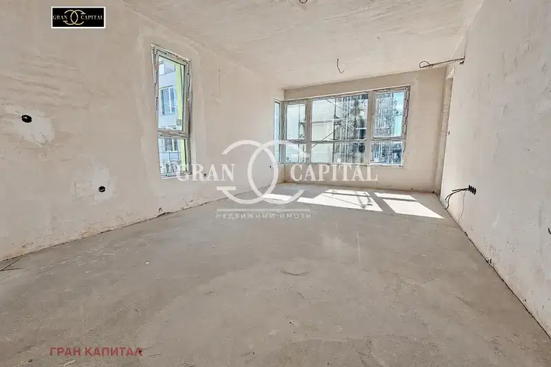 Тристаен апартамент във Варна, Левски 1