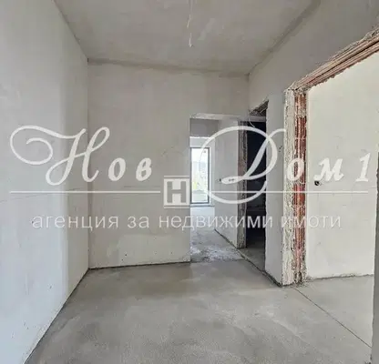 Снимка 3 — Тристаен апартамент с голяма тераса в Левски 2, Варна