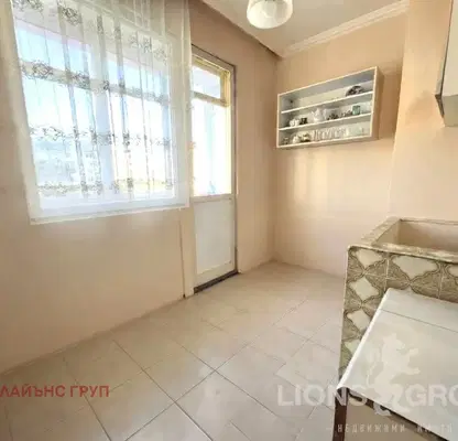 Photo 3 — Three-room apartment with two terraces in Mladost 2, Varna