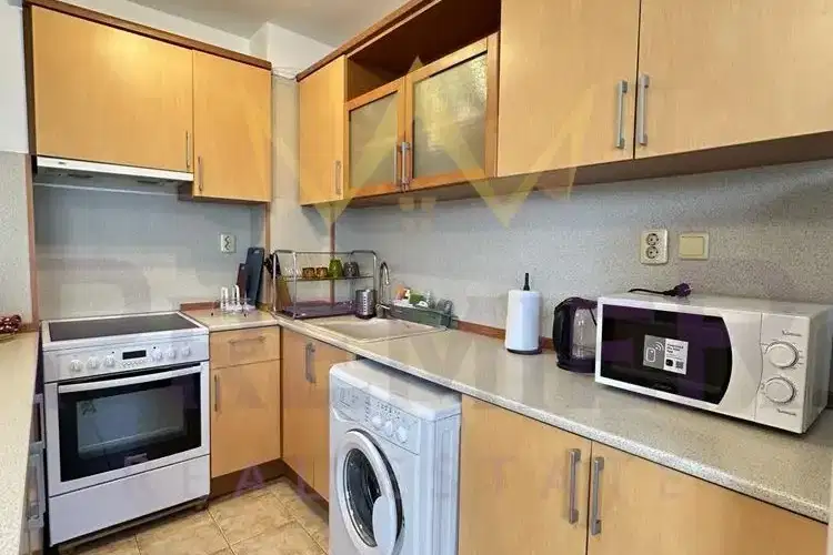 Three-room apartment with two terraces in Okrazhna bolnitsa, Varna