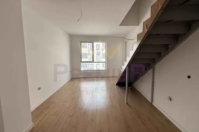 Spacious 3-room apartment in Pobeda with two levels