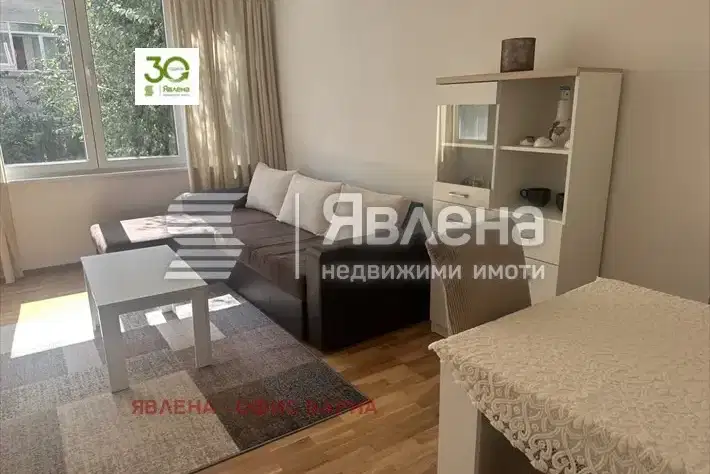 Тристаен апартамент във Варна, ВИНС-Червен площад