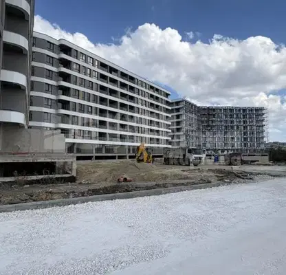 Photo 2 — Three-room apartment with panoramic terrace in Varna, Vladislav Varnenchik