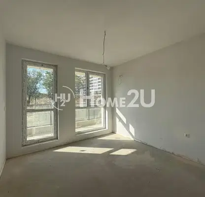 Photo 3 — Three-room apartment 92 sq m in Vladislav Varnenchik with terrace