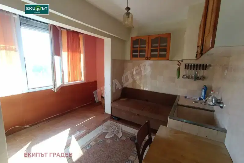 Тристаен апартамент във Варна, Владислав Варненчик 1