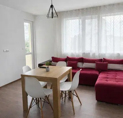 Photo 3 — Two-room apartment in Varna, Vladislav Varnenchik, with elevator