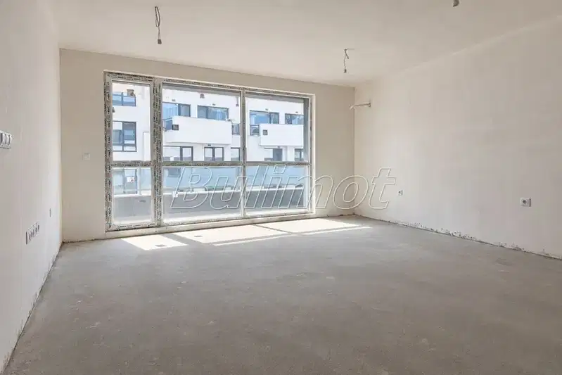 Three-room apartment with balcony in Vazrazhdane 1, Varna