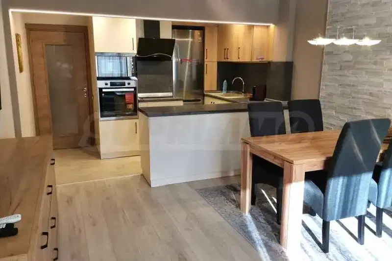 Three-room apartment with study in Zimno Kino Trakiya, Varna